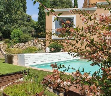 Saint-Christol-Les-Ales Bed & Breakfast | Montèze Paradis
