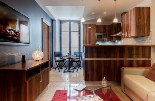 Annecy Old Town Apartment | Mont Blanc - Emplacement n1 au centre d'Annecy