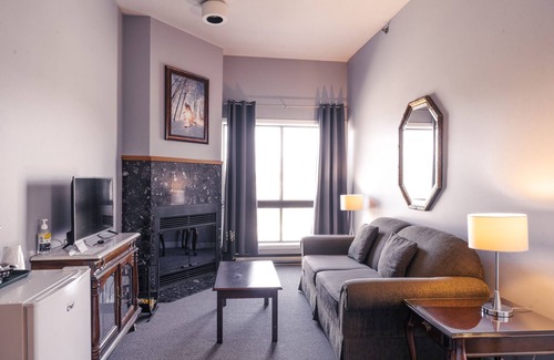 Saint-Faustin-Lac-Carre Apartment | Mont Blanc Hotel & Condos