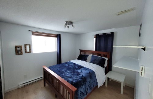 Cantley Cottage | Mont Cascade Lakefront Villa - 30 minutes from Ottawa ; ski hill ; Boating ;