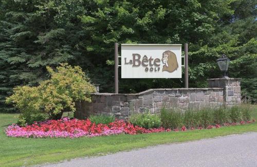 Mont-Tremblant House | Mont Tremblant Bliss - Luxury Ski-Golf Retreat by Instant Suites