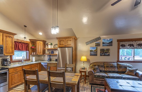 West Yellowstone Cabin | Montana Cabin -Sleeps 4, Just 5 Blocks from Yellowstone A/C and WiFi