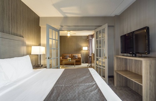 Gateway Hotel | Monte Carlo Inn Airport Suites