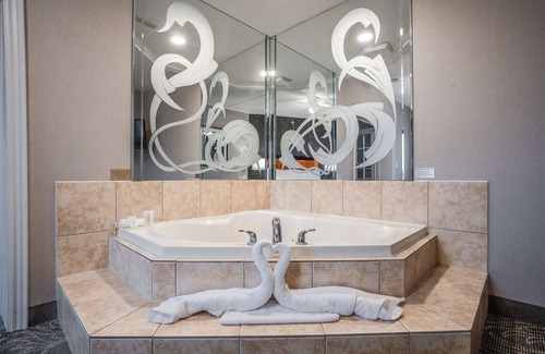 Barrie Hotel | Monte Carlo Inn Barrie Suites