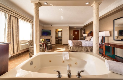 Markham Hotel | Monte Carlo Inn & Suites Downtown Markham