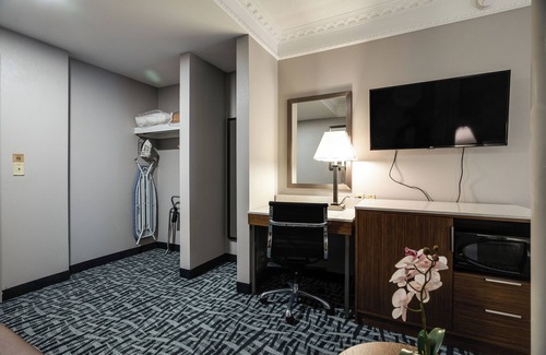 Mississauga Hotel | Monte Carlo Inn Toronto West Suites