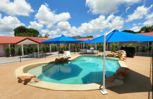 Rosslea Hotel | Monte Carlo Motor Inn