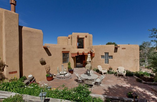 Canoncito House | Monte De Canoncito - A Beautiful Mountain Top Home, 10 Miles From Santa Fe, NM