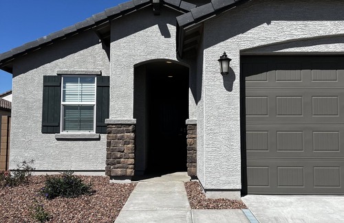 Maryvale House | Montecito Cozy Retreat 5 Min from Cardinals Stadium and Mattel Adventure Park!