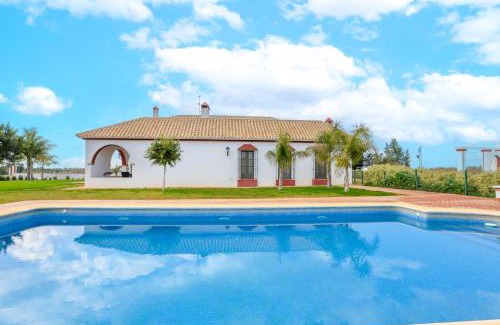 Carmona Villa | Montecristo 4