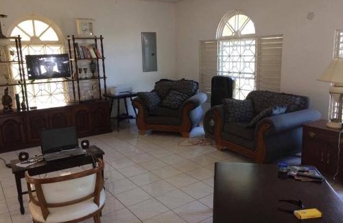 Mango Walk House | Montego Bay Guesthouse