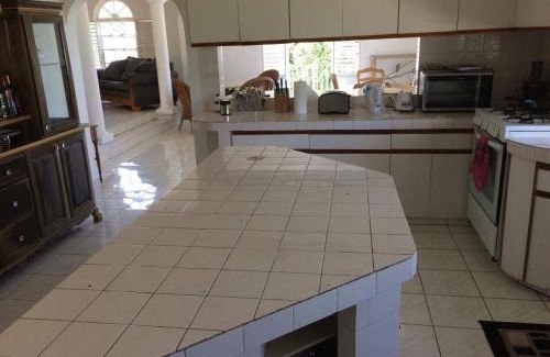 Mango Walk House | Montego Bay Guesthouse