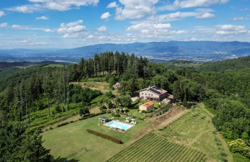 Montegrossi Villa | Montelucci Chianti - Agrivilla with 14 beds with private pool
