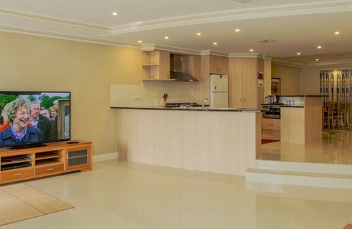 Port Lincoln House | Monterey Waters 27B