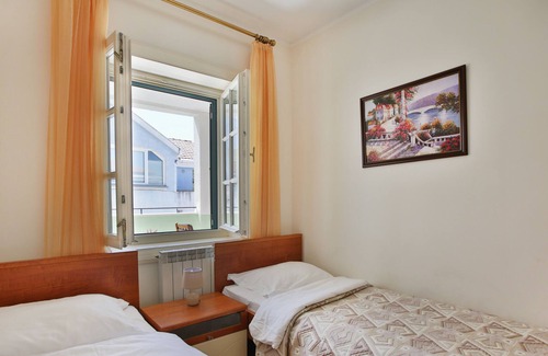 Sveti Stefan Apartment | Montesan BM3 Apartment with side sea view
