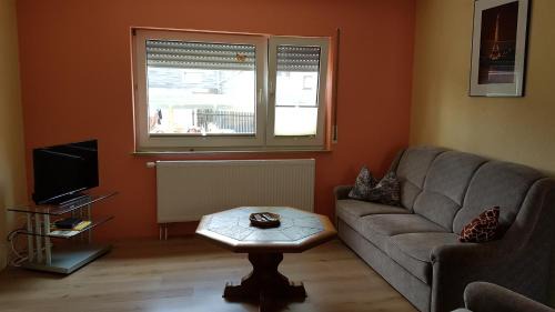 Steffenberg Apartment | Monteur - Ferienwohnung - Marburg-Biedenkopf - Steffenberg - Erdgeschoss mit Balkon