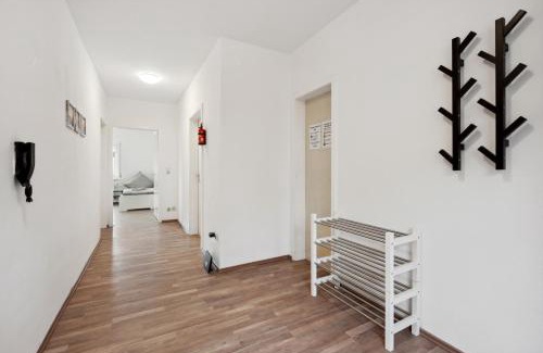 Kongen Apartment | Monteur und Worker Wohnungen in Köngen Kitchen,Wifi,Smart TV