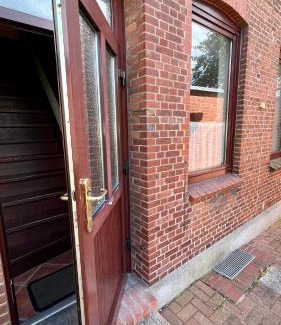 Itzehoe Apartment | Monteur Unterkunft in Itzehoe freistehendes Haus mit Keller & großem Außenbereich