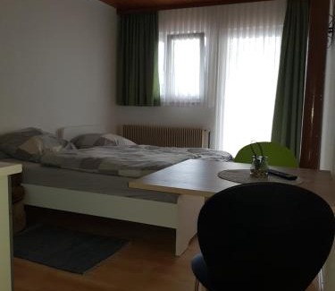 Geislingen an der Steige Apartment | Monteurdoppelzimmer mit Küche, Bad