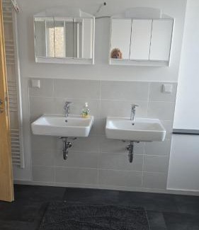 Frankleben Apartment | Monteurs- & Gästewohnungen nähe Raffinerie Leuna & Geiseltalsee für 4Personen