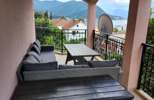 Herceg Novi House | Monteview Duplex