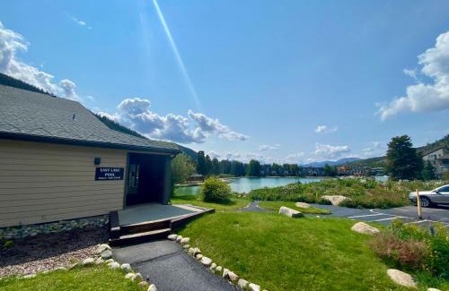 Lakeside Village House | Montezuma 1770 by SummitCove Lodging