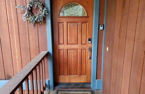 Montgomery Estates House | Montgomery Estates Cabin Minutes Away from Heavenly Ski Resort and Tahoe Beaches
