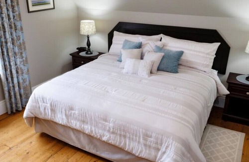 Burlington Bed & Breakfast | Montgomery Inn Ingleside