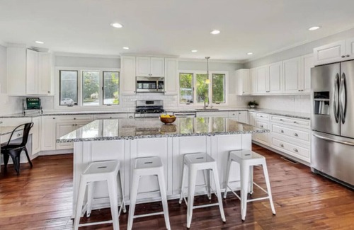 Ingleside House | Monthly and Seasonal Luxury Lakefront 5 bed 5.5 bath Estate with Private Beach