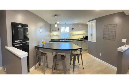 West St. Paul Apartment | Monthly discount for traveling nurses