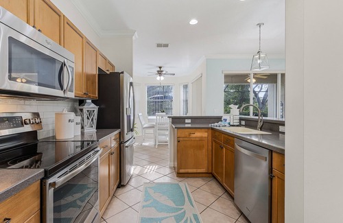 Biggar House | Monthly Discount! 14090 Oasis w/Pool, Near Beach