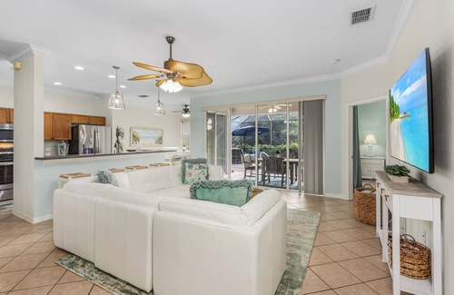 Biggar House | Monthly Discount! 14090 Oasis w/Pool, Near Beach