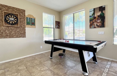 Sonoran Mountain Ranch House | Monthly Stays/Fabulous Location/Dog Friendly/King Bed/ Game Room/Private Yard