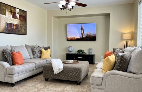 Sonoran Mountain Ranch House | Monthly Stays/Fabulous Location/Dog Friendly/King Bed/ Game Room/Private Yard