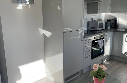 Brentwood Apartment | Monthly & Weekly Discounts -Central London Links-Contractors/Relocators/Business