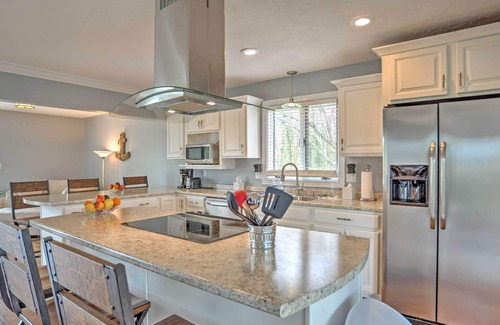 Mill Springs House | Monticello Home w/Multi-Level Deck on 2 Acres!