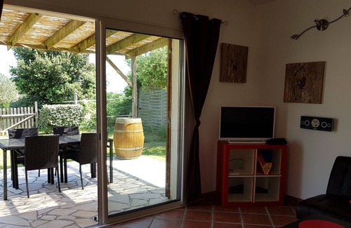 Montaud House | Montpellier villa rental climatisee 4 pers herald pool private garden