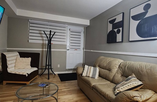 Ahuntsic Apartment | Montreal Comfy Basement Near Transportation services. 1 queen bed 1 sofa bed.