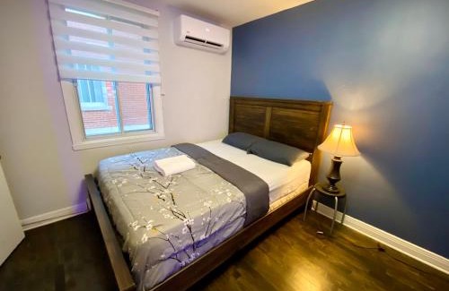 Cote-Des-Neiges—Notre-Dame-De-Grace House | MontREAL HOMES - Affordable Rooms, Smart TV, Shared Kitchen