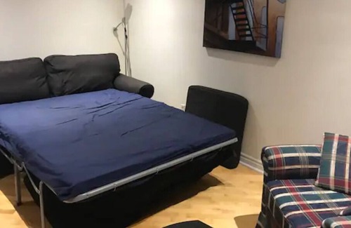 Cote-Saint-Paul Apartment | Montreal Living Entire Apartment w/parking - 10 from Downtown