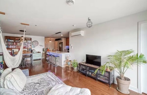 Ahuntsic-Cartierville Apartment | Montreal Skyline Sanctuary – Chic & Cozy Living