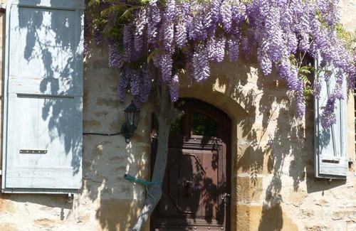 Estaing House | Montrepos - Former 17th century presbytery, sleeps 14