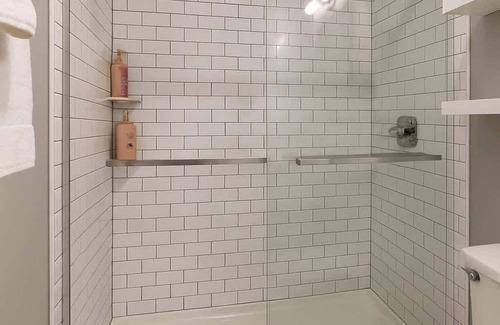 Buena Park Apartment | Montrose Studio:Your Uptown Base