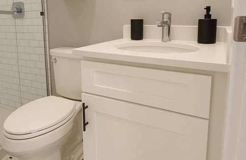 Buena Park Apartment | Montrose Studio:Your Uptown Base