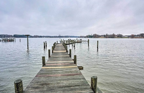 Mount Holly House | Montross Retreat w/ Private Boat Dock!