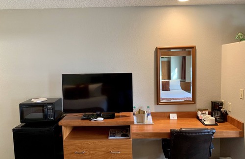 Gering Hotel | Monument Inn & Suites