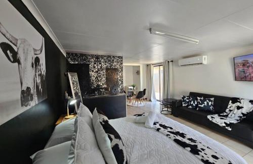 Kimberley Apartment | Moo Manor