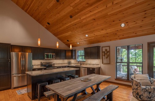 Innsbrook House | Moon Dance Cottage by Innsbrook Vacations!