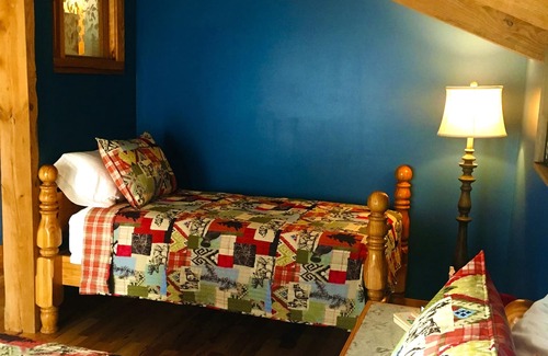 Menlo Cabin | Moon Lake Lodge mountain getaway