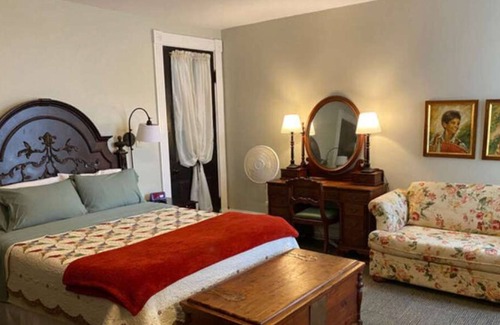 Maysville Apartment | Moon River Bed & Breakfast